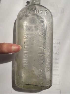 Embossed 14 1/2 oz Medicine Bottle - LYDIA E. PINKHAM'S Medicine early 1900s